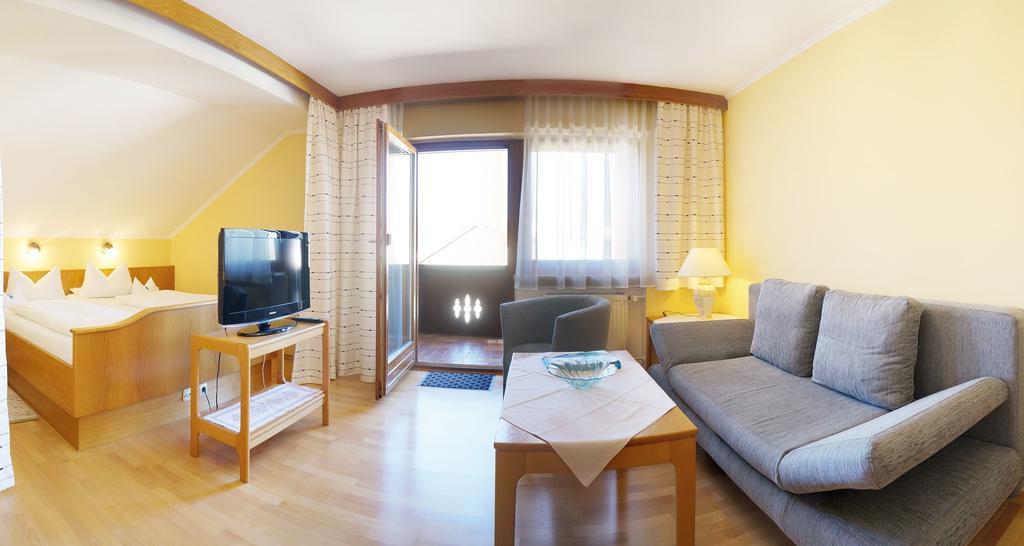 Haus Renate Hotel Bad Fussing Room photo
